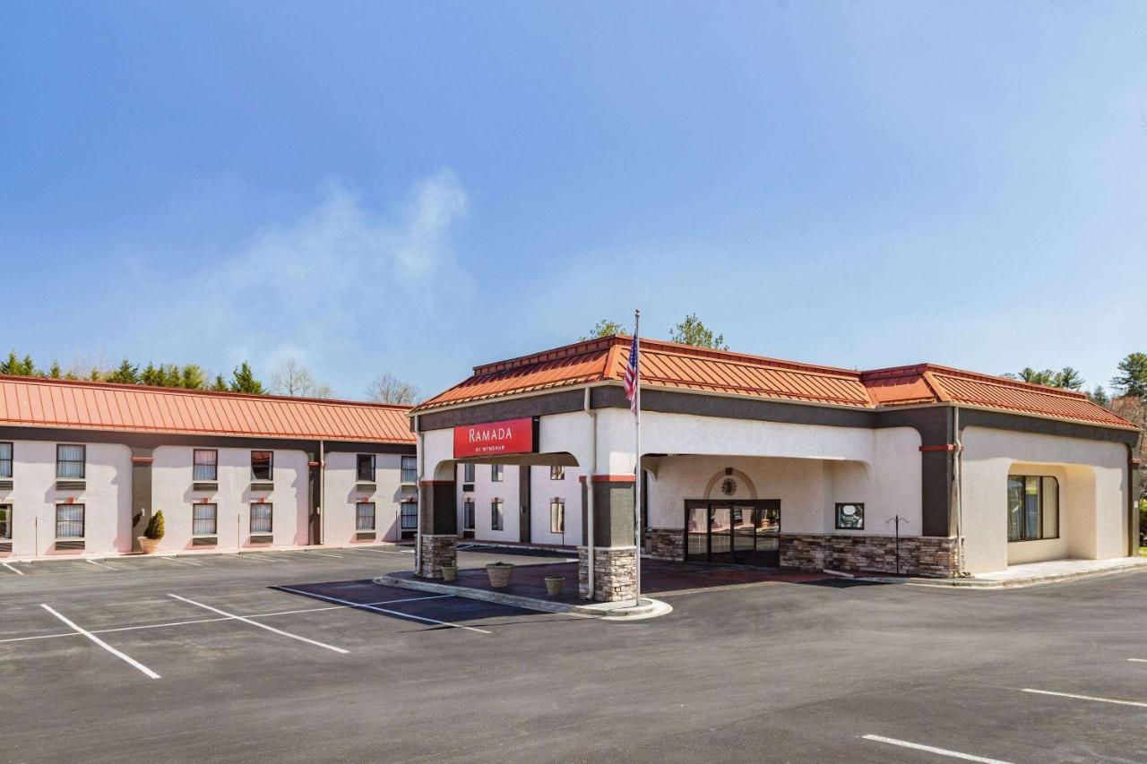Ramada by Wyndham Hendersonville Exteriör bild